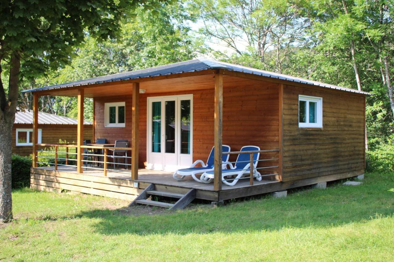 Village De Chalets Et Camping La Pierre De L'Aigle La Bréole Екстериор снимка