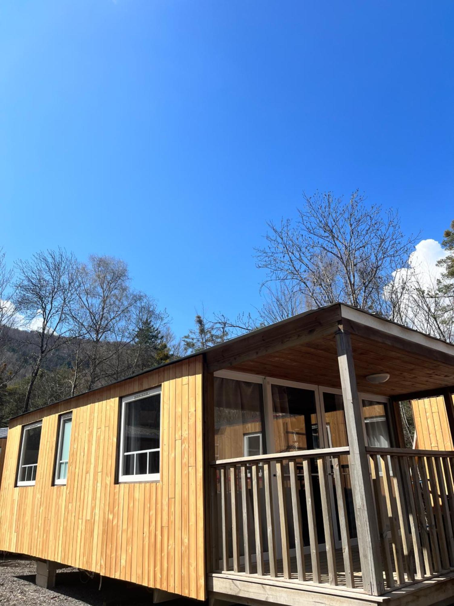 Village De Chalets Et Camping La Pierre De L'Aigle La Bréole Екстериор снимка
